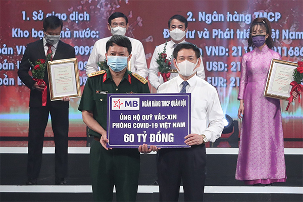 MB Group accompanies Hanoi City People's Committee to prevent and control COVID-19