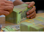 Đại lý bảo hiểm chi hoa hồng cho khách: Lợi bất cập hại